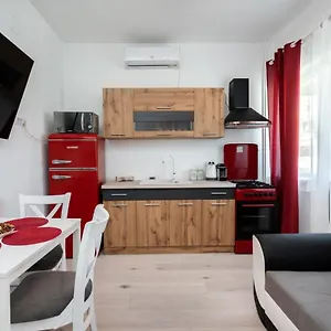 Spacious And Cozy In Bucarest